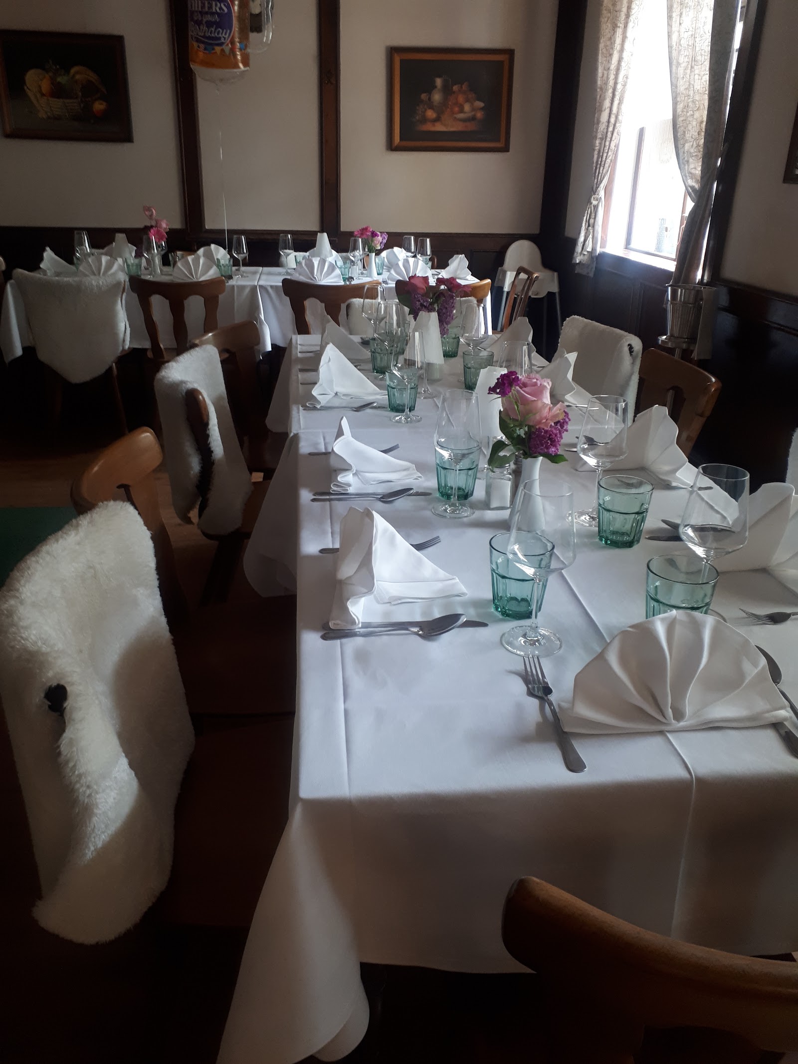 Handgeschriebene Tafel mit Tagesangeboten