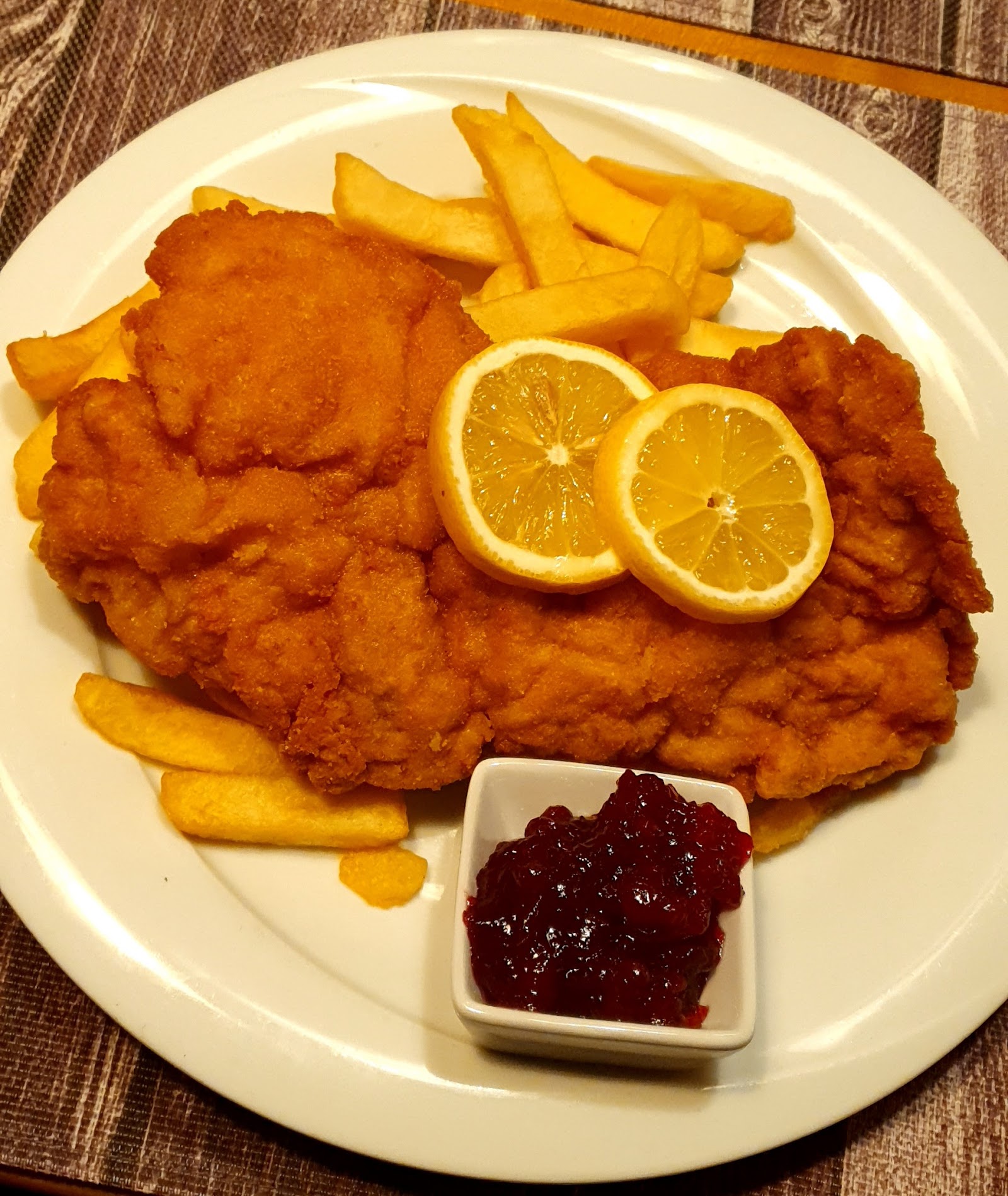 Frisch gezapftes Gösser Zwickl mit Schaumkrone